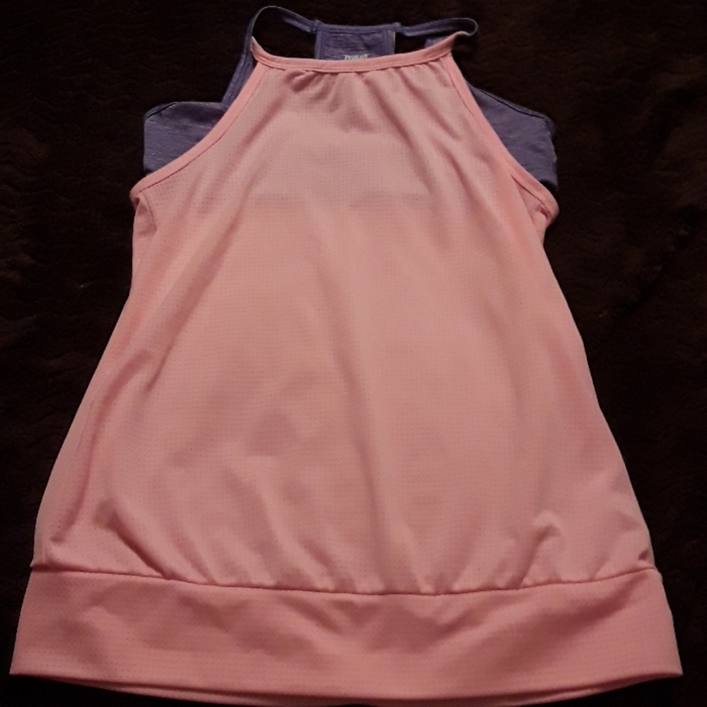 🍒Tank top with built in sports bra NWOT